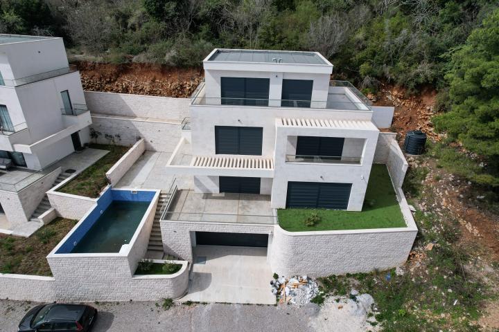 Luxury Newly Built Villa with Panoramic Sea Views – Budva