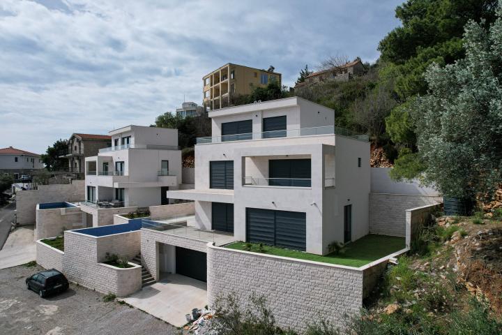 Luxury Newly Built Villa with Panoramic Sea Views – Budva