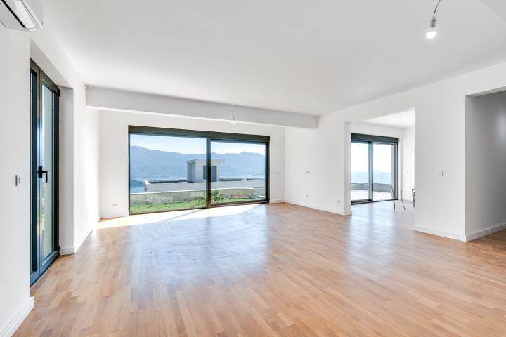 Luxury Newly Built Villa with Panoramic Sea Views – Budva