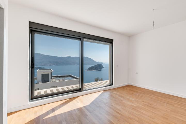 Luxury Newly Built Villa with Panoramic Sea Views – Budva