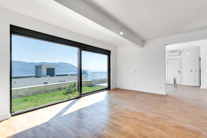 Luxury Newly Built Villa with Panoramic Sea Views – Budva