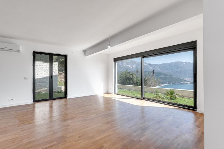 Luxury Newly Built Villa with Panoramic Sea Views – Budva