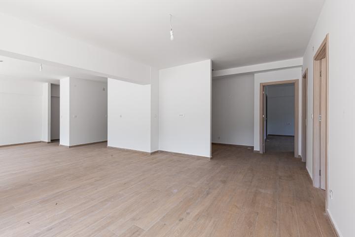 Apartment in Rafailovići, with a total area of 127 m² plus a 13 m² terrace. 