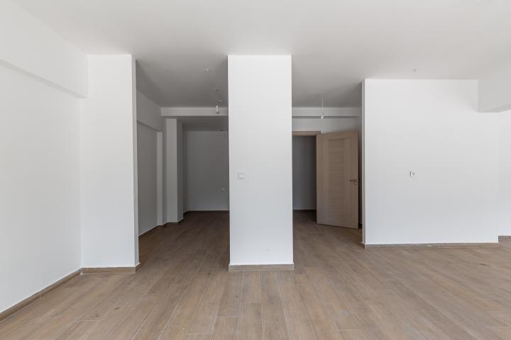 Apartment in Rafailovići, with a total area of 127 m² plus a 13 m² terrace. 
