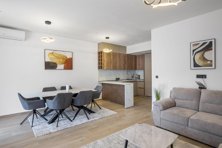 Apartment on the 1st floor, 81 m², with 2 bedrooms and 2 bathrooms