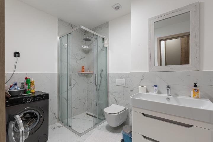 Apartment on the 1st floor, 81 m², with 2 bedrooms and 2 bathrooms