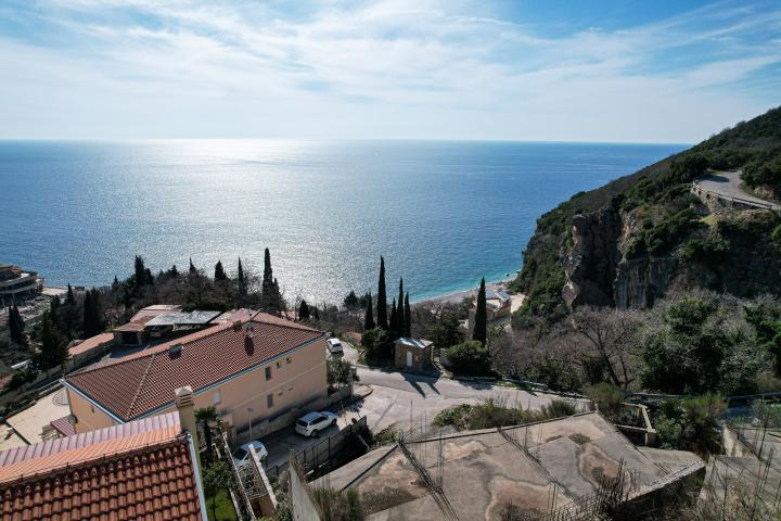 Plot 1580 m2 with project of apart hotel in Rezevici