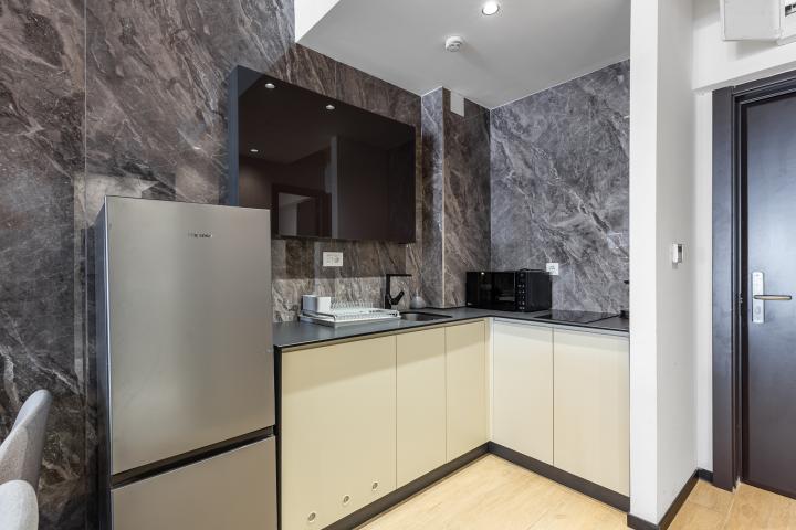 A luxuriously furnished apartment for sale in Bečići – an opportunity not to be missed. 