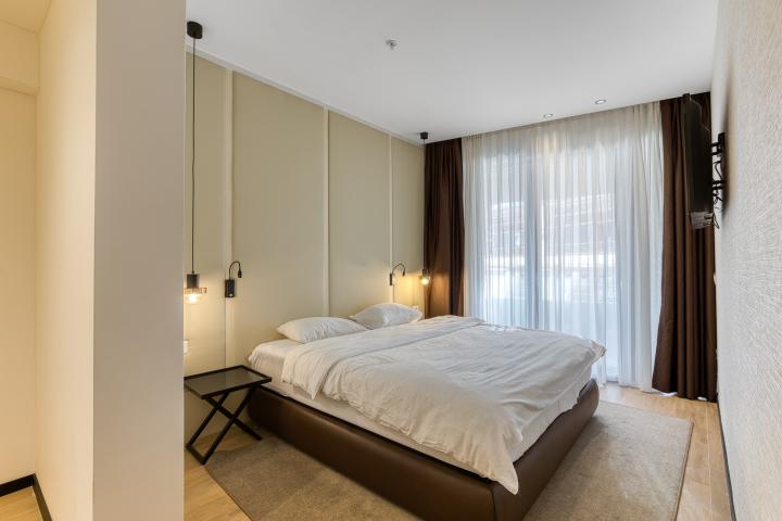 A luxuriously furnished apartment for sale in Bečići – an opportunity not to be missed. 