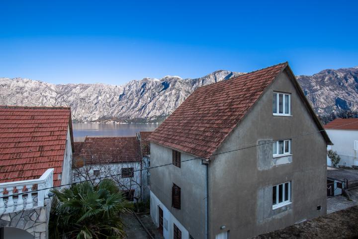 HOUSE FOR SALE – 270 m² – EXCEPTIONAL OPPORTUNITY IN PRČANJ!
