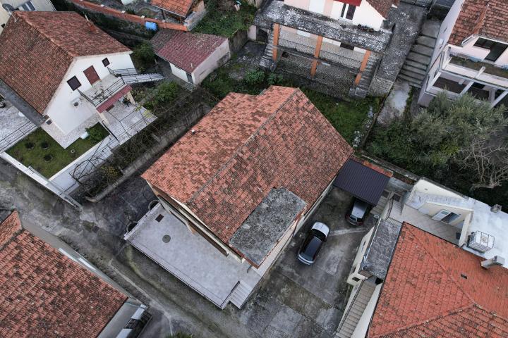 HOUSE FOR SALE – 270 m² – EXCEPTIONAL OPPORTUNITY IN PRČANJ!