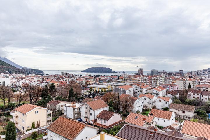 Apartments in a newly built building in the center of Budva