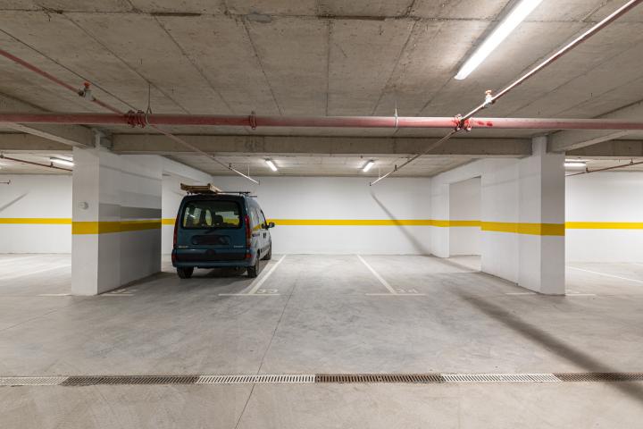 42m2 apartment in the center of Budva with a garage in a new building