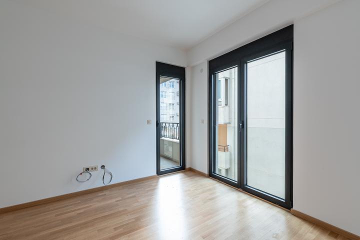 42m2 apartment in the center of Budva with a garage in a new building