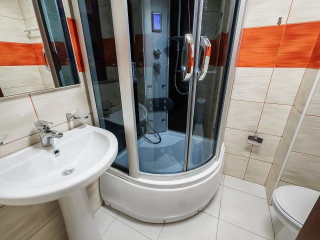 Bright 3-Bedroom Apartment, 78 m², Budva