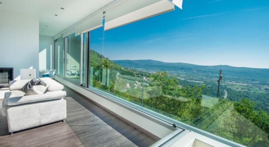 Two villas for sale in the Kavac region