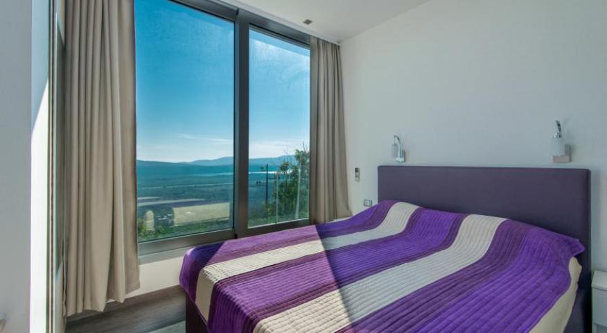 Two villas for sale in the Kavac region