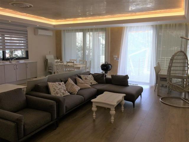 Modern house in Stoliv with pool