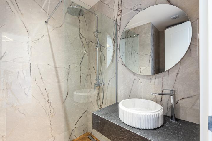 Penthouse in new building in Becici near the sea