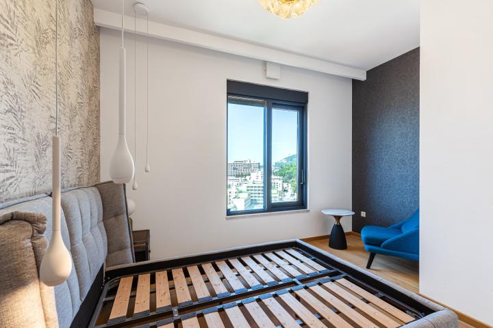 Penthouse in new building in Becici near the sea