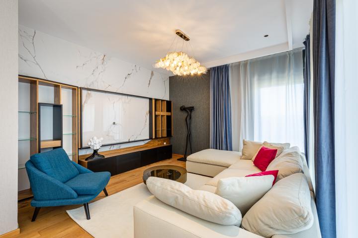 Penthouse in new building in Becici near the sea