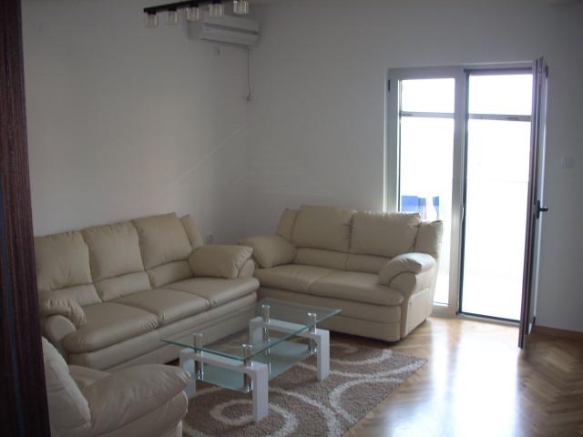 Spacious house in Markovici