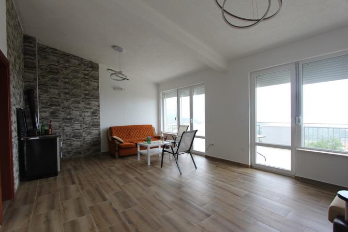 House in Bjelisi on two floors with a spacious yard