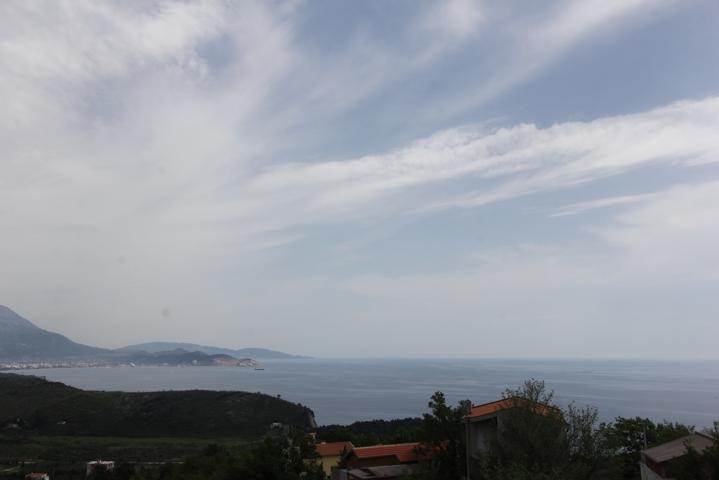 House in Bjelisi on two floors with a spacious yard