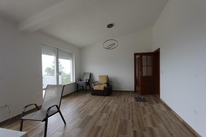 House in Bjelisi on two floors with a spacious yard
