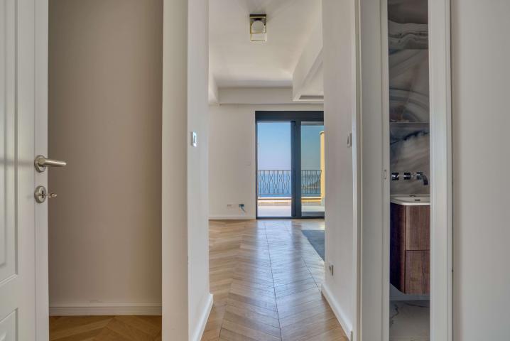 Villa for sale in a luxury complex in Blizikuce