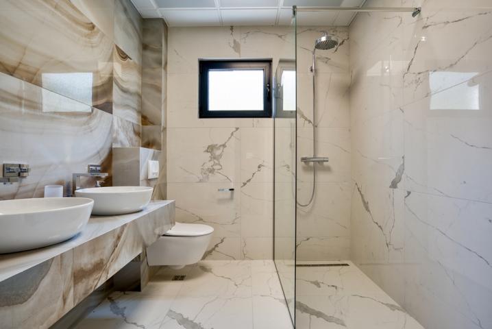 Villa for sale in a luxury complex in Blizikuce