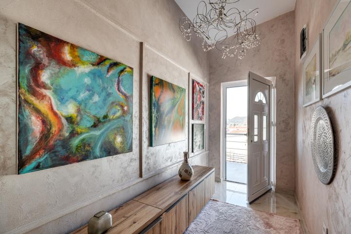 Two-storey spacious house in Sutomore