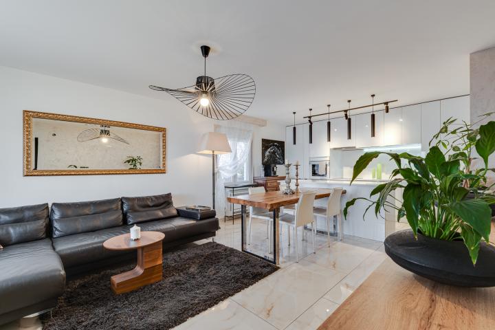 Two-storey spacious house in Sutomore