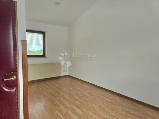 PRODAJA, Kuća, Karlovac, NKP 304m², Švarča