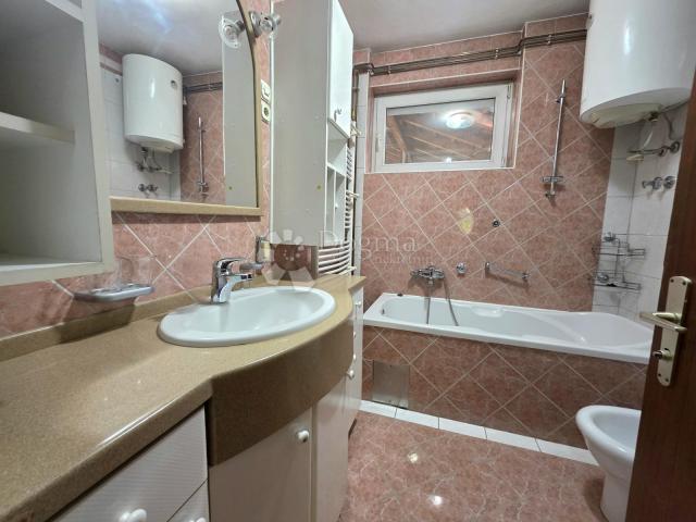 PRODAJA, Kuća, Karlovac, NKP 304m², Švarča