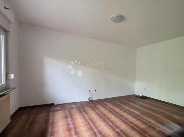 PRODAJA, Kuća, Karlovac, NKP 304m², Švarča