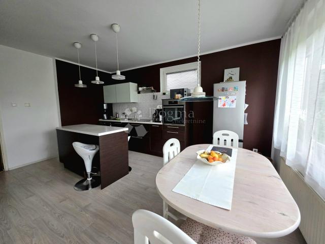 PRODAJA, Kuća, Karlovac, NKP 304m², Švarča