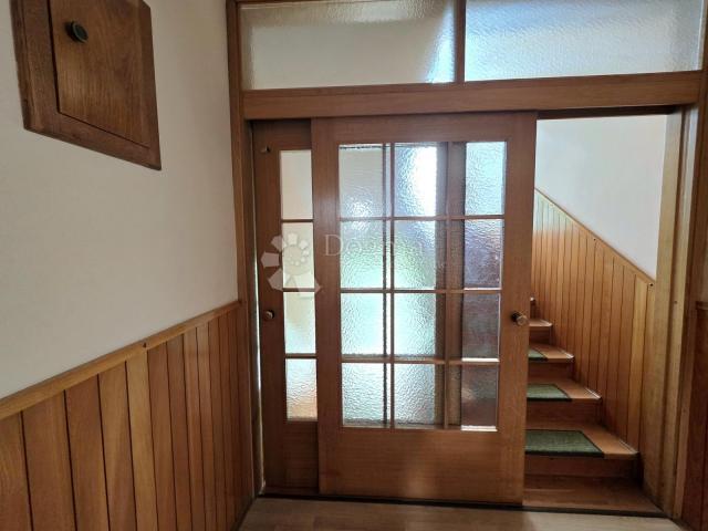 PRODAJA, Kuća, Karlovac, NKP 304m², Švarča