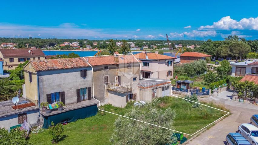 Istra, Novigrad, okolica, autohtona istarska kuća uz more!