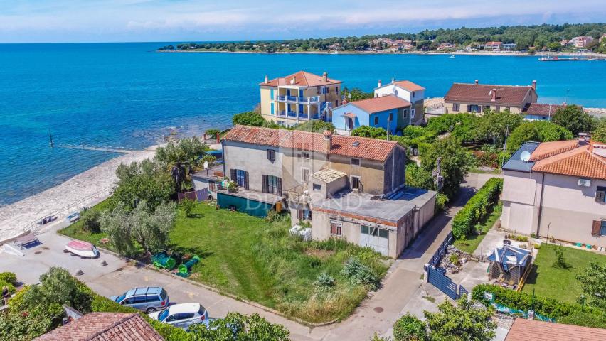 Istra, Novigrad, okolica, autohtona istarska kuća uz more!