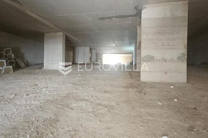 Trogir, Seget Donji stan 87,6 m² s pogledom na more, novogradnja s garažom i liftom