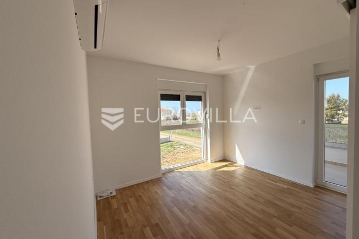Zadar, Privlaka, Ekskluzivna višetažna vila u Privlaci s bazenom
