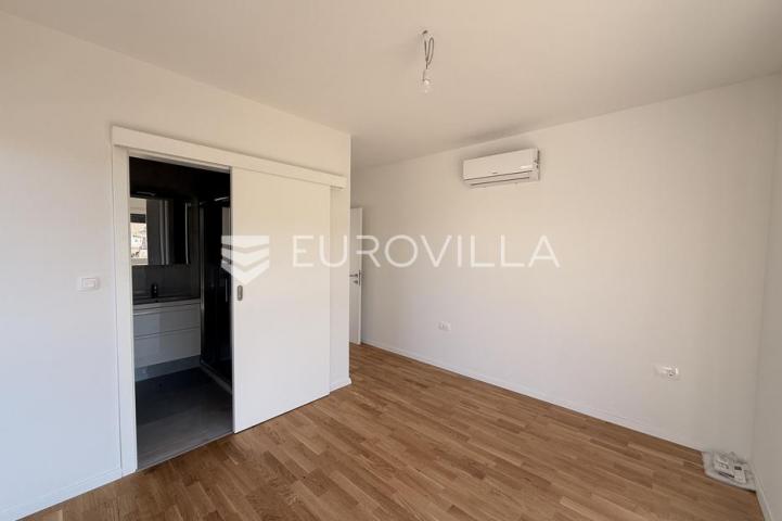Zadar, Privlaka, Ekskluzivna višetažna vila u Privlaci s bazenom