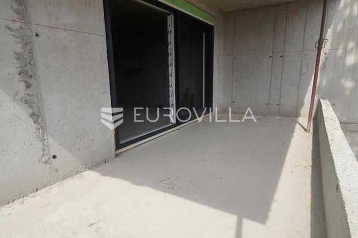 Trogir, Seget Donji stan 71,65 m² na 1. katu novogradnje s garažom i liftom