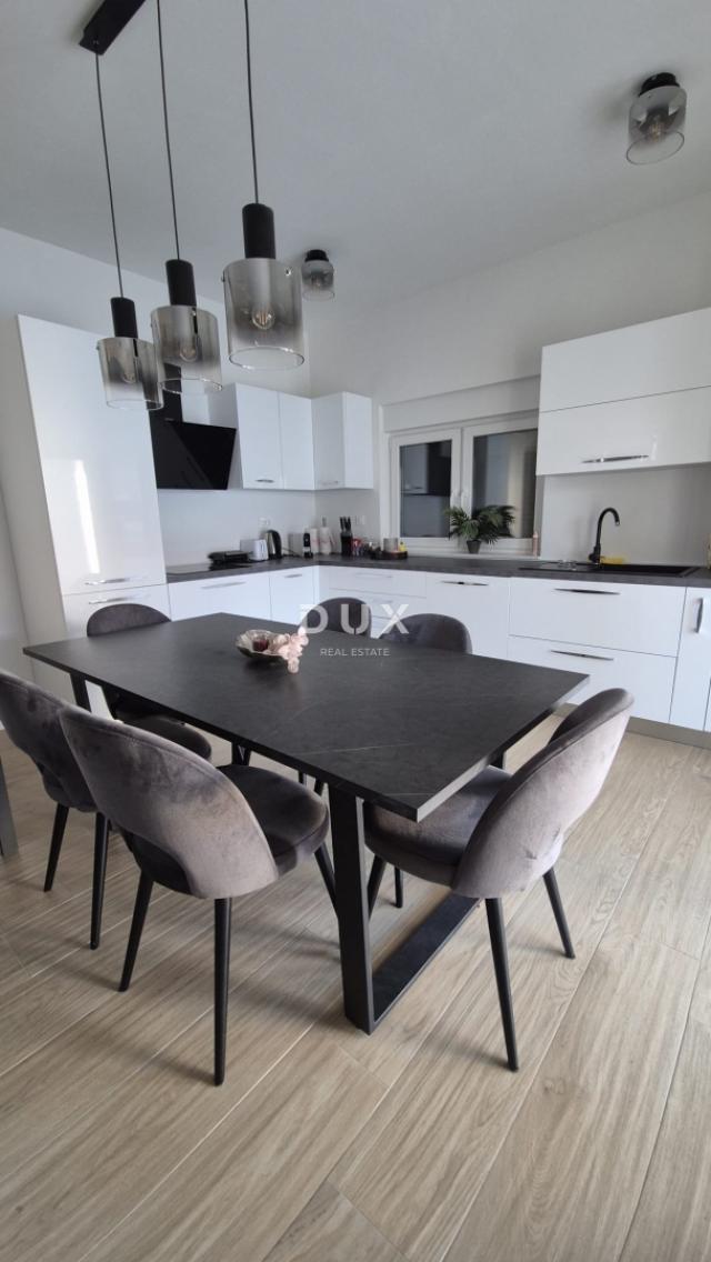 ZADAR, VINJERAC - PRILIKA! Premium apartman s vrtom