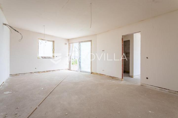 Vodice, moderna novogradnja, trosoban stan s pogledom na more, 300 m od mora, 1K3