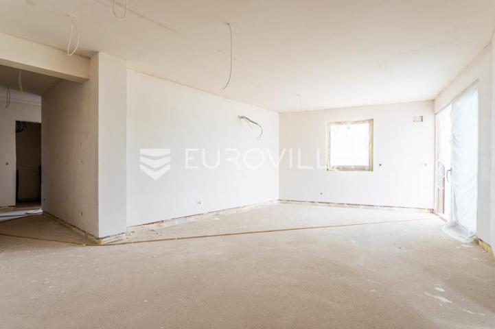 Vodice, moderna novogradnja, trosoban stan s pogledom na more, 300 m od mora, 1K3