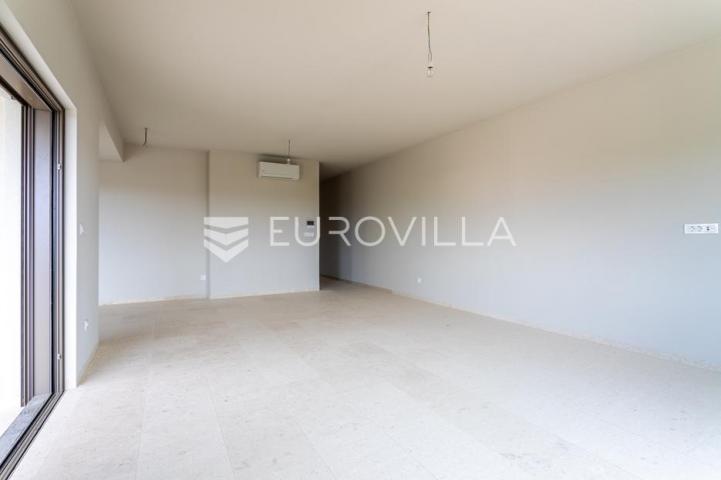 Vodice, NOVOGRADNJA, moderan trosoban stan s pogledom na more, 125,48 m², S7