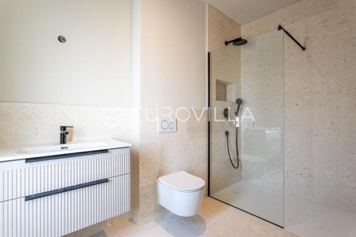 Vodice, NOVOGRADNJA, moderan trosoban stan s pogledom na more, 125,48 m², S7