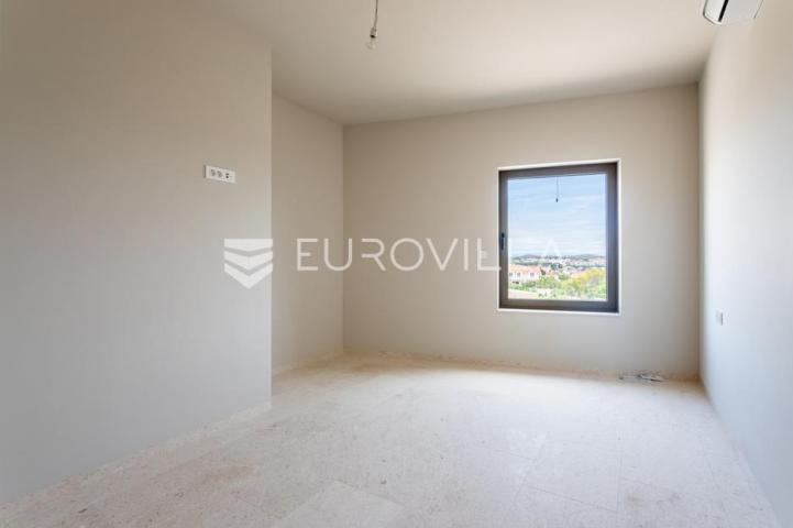 Vodice, NOVOGRADNJA, moderan trosoban stan s pogledom na more, 125,48 m², S7